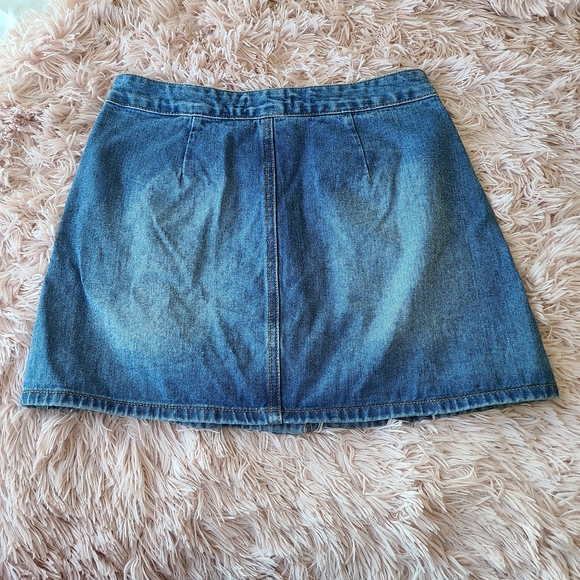 S Forever 21 Ripped Button Up Denim Skirt - Picture 4 of 12